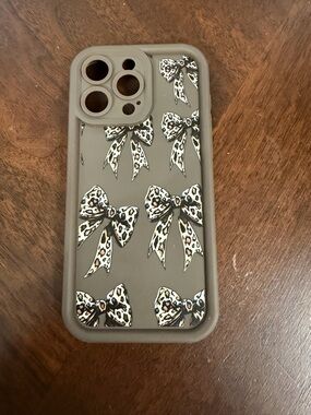 iPhone 15 Pro Max Unbranded Brown Leopard Bow Silicone Phone Case